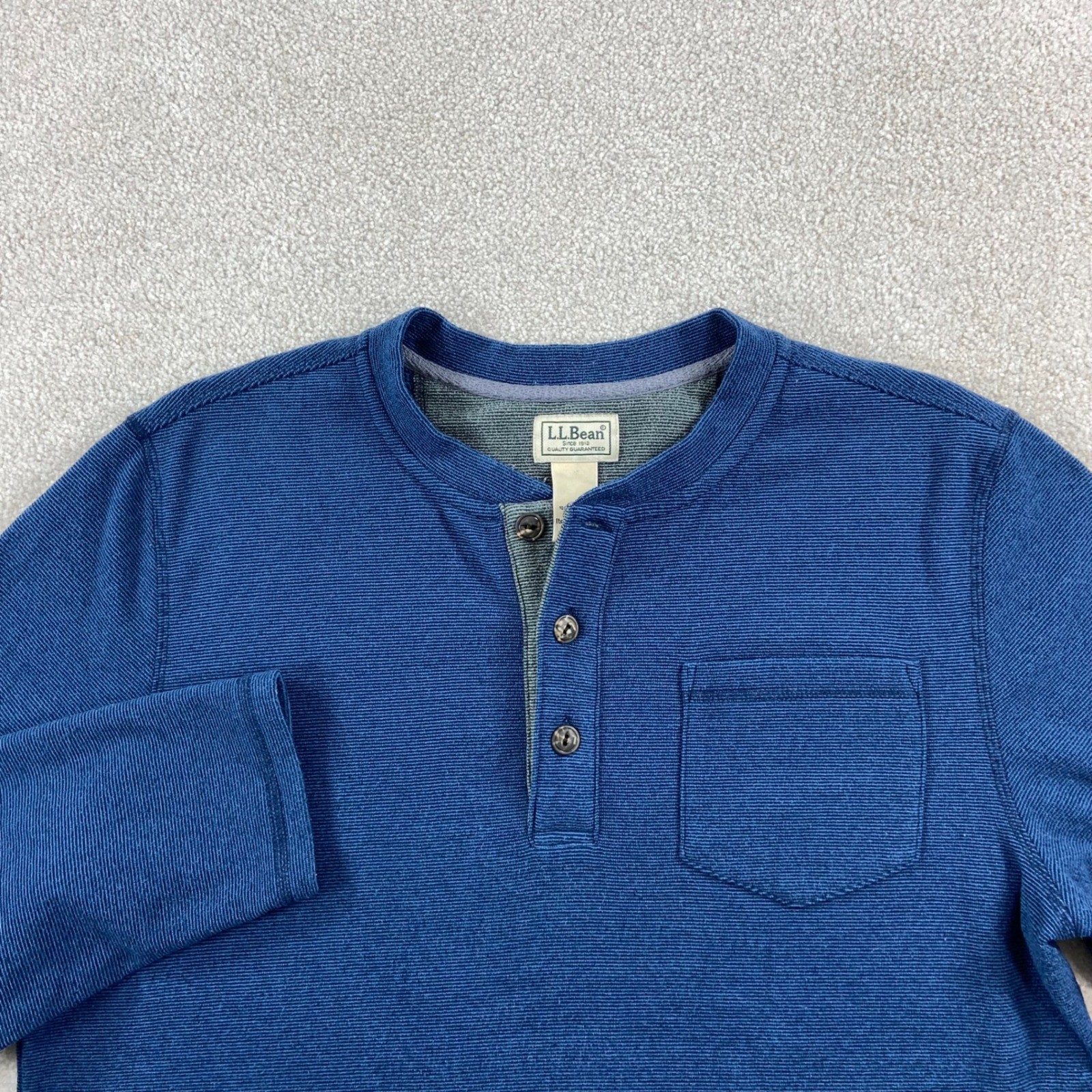 L.L. Bean Henley Mens Medium Blue Long Sleeve Textured Pocket Shirt 500557