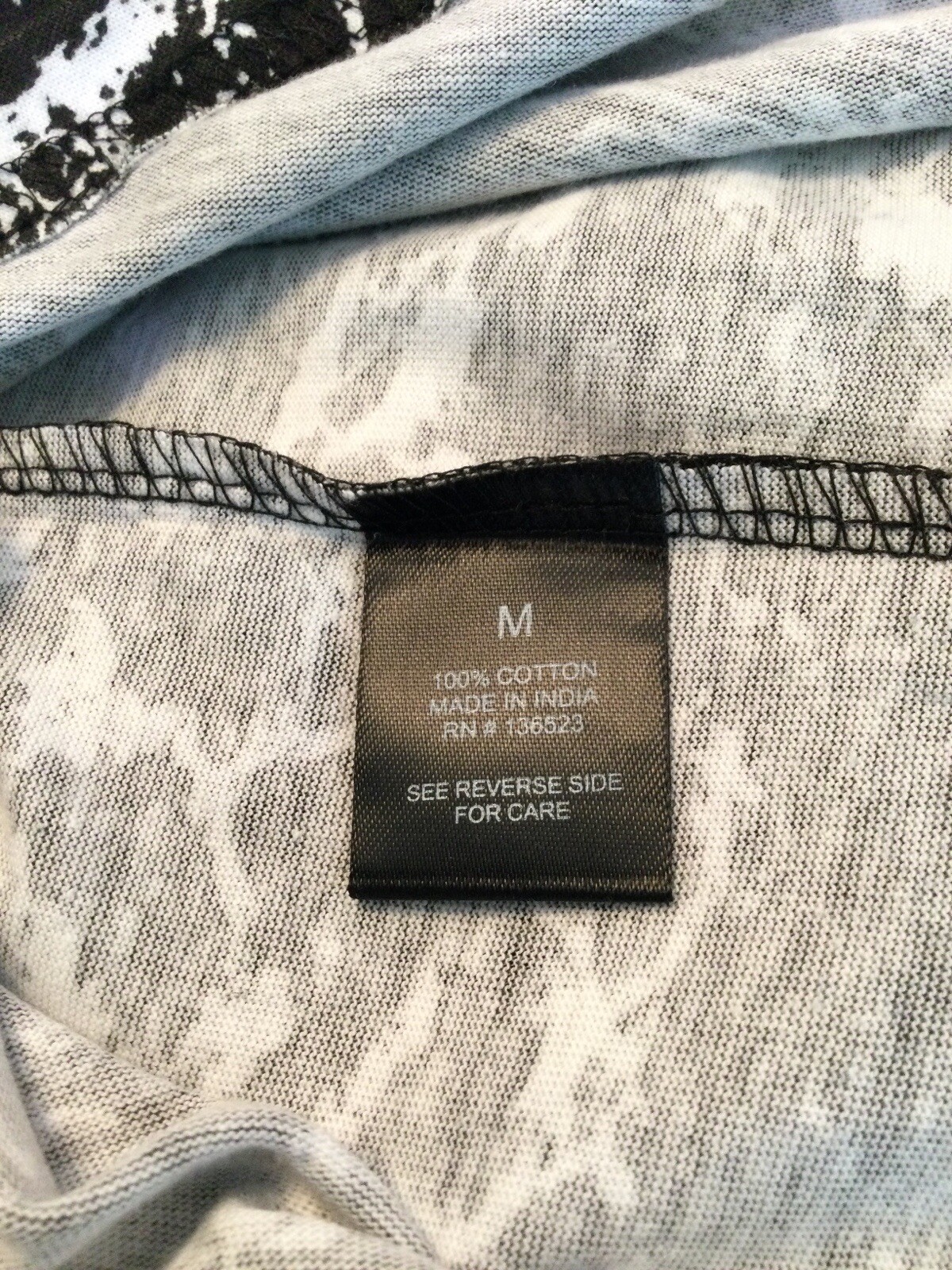 BROOKLYN CLOTH Black and White Men’s Tee. Pleated Shoulders. Side Zippers. Sz M.