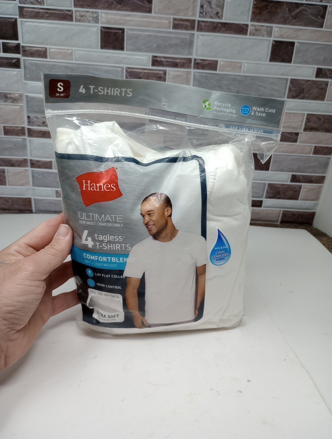 Hanes Ultimate Comfortblend T-Shirts 4 Pack Men’s Size Small White Tagless