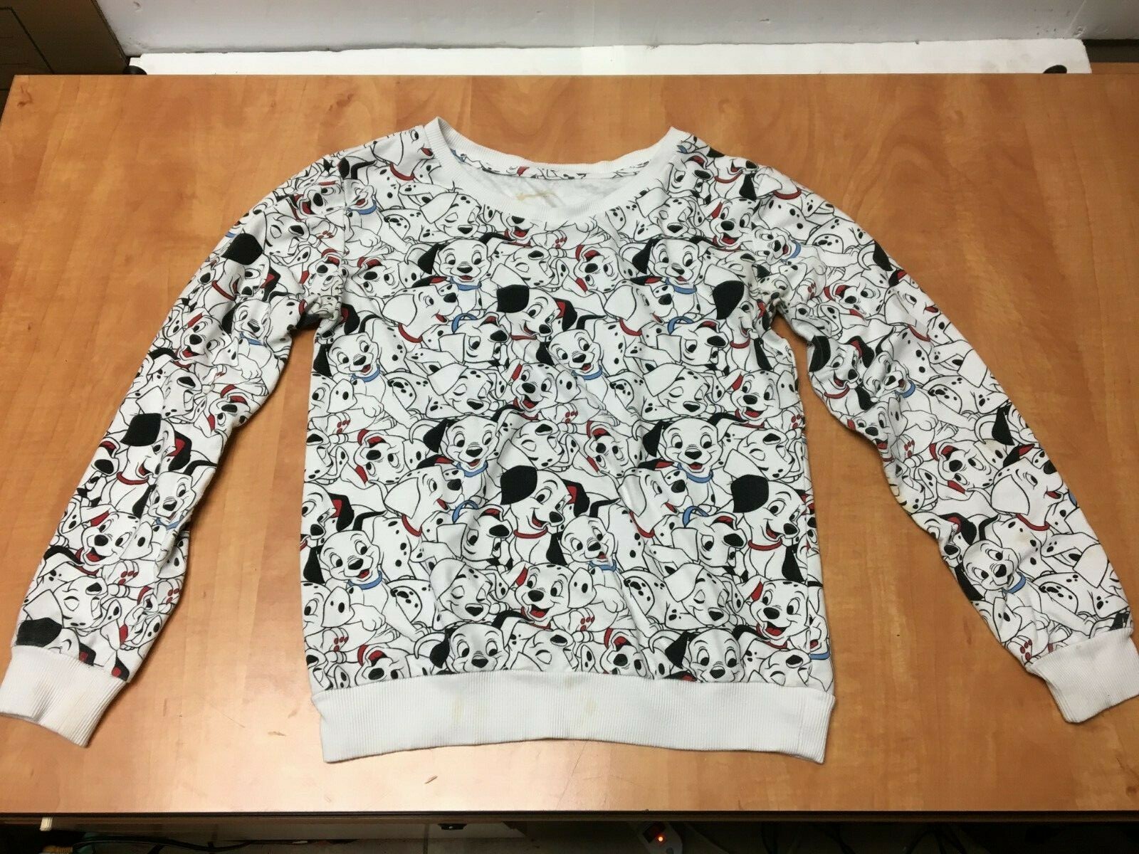 Vintage 101 Dalmatians All Over Print Long Sleeve T Shirt 90s Disney Size S read