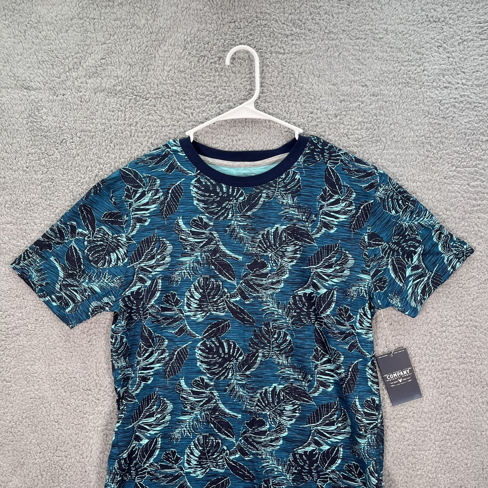 Trademark Company 81 Shirt Adult Medium Blue Preppy Aloha Beach Hawaiian NEW