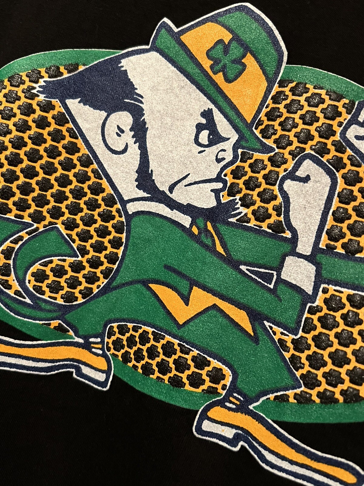 Vintage NCAA Notre Dame Fighting Irish Single Stitch T Shirt L Raised Graphics
