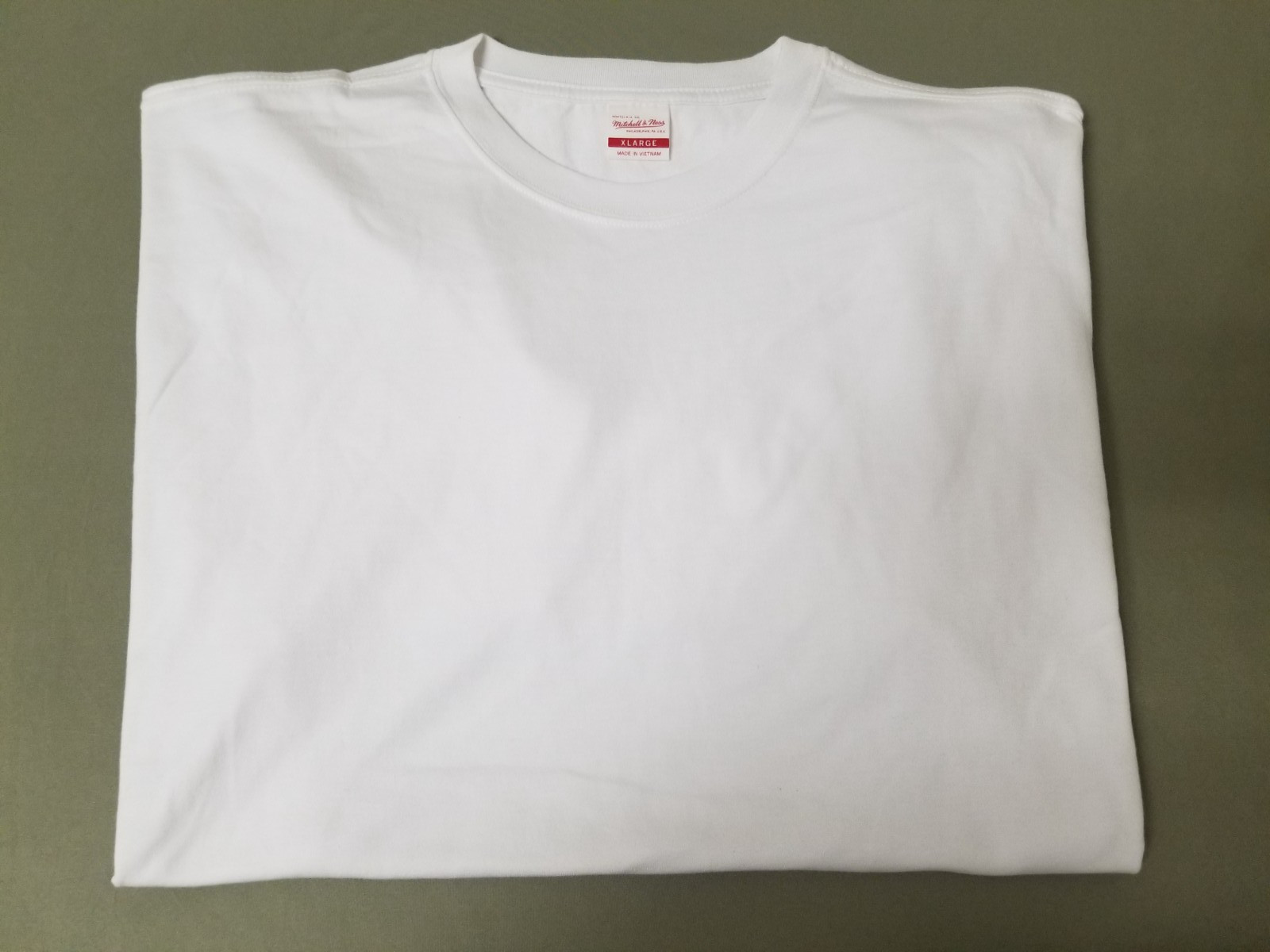 New Mitchell & Ness Mens Branded T-Shirt.
