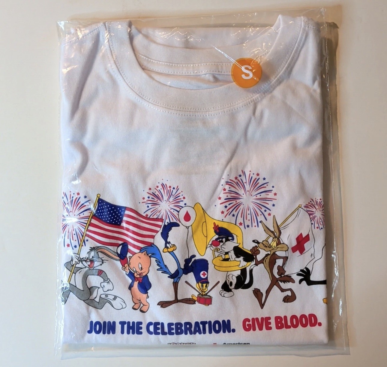 American Red Cross Looney Tunes 4th July celebration T-Shirt SMALL