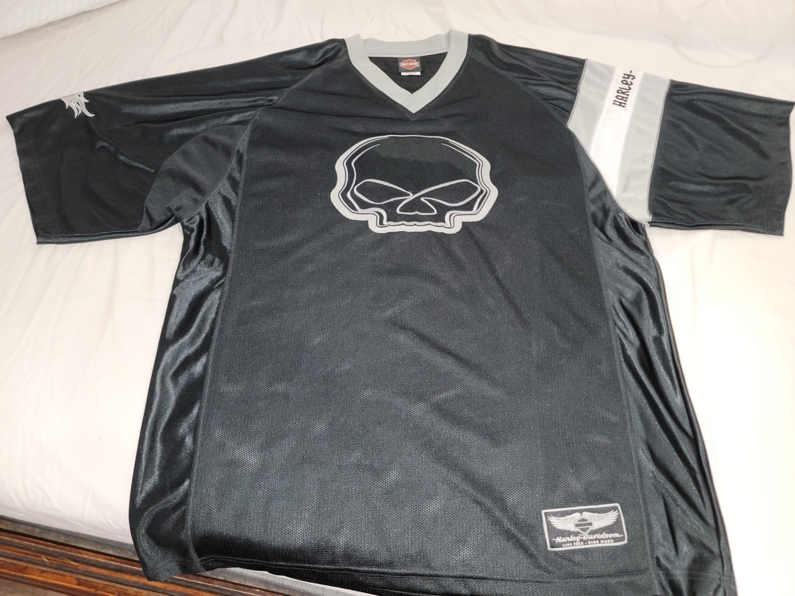 Harley-Davidson Men’s Black V-Neck Skull Jersey T-Shirt Embroidered Logo XL