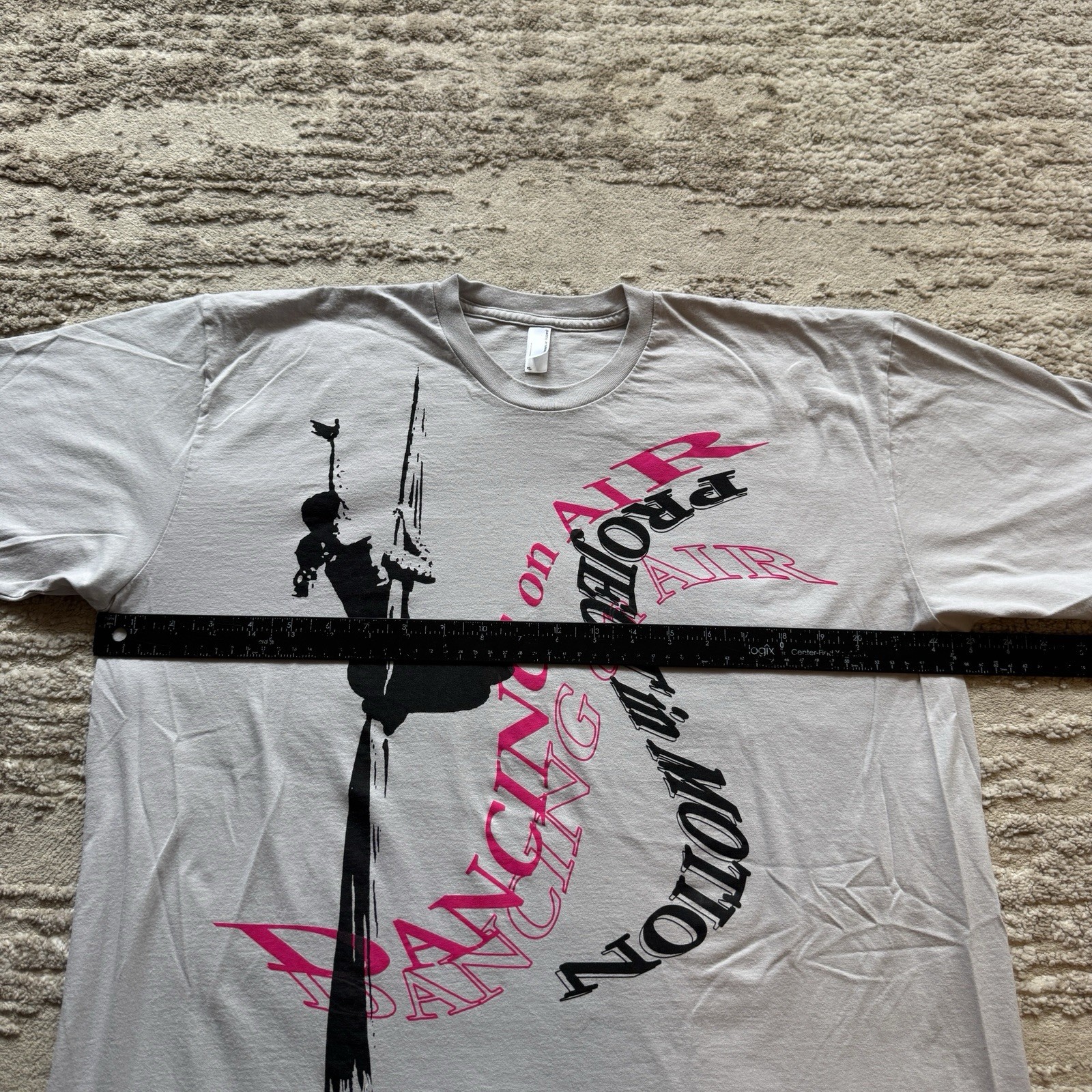 Vintage Curtain Dancing On Air Men’s XL Female Dancer White Pink USA Made Tee