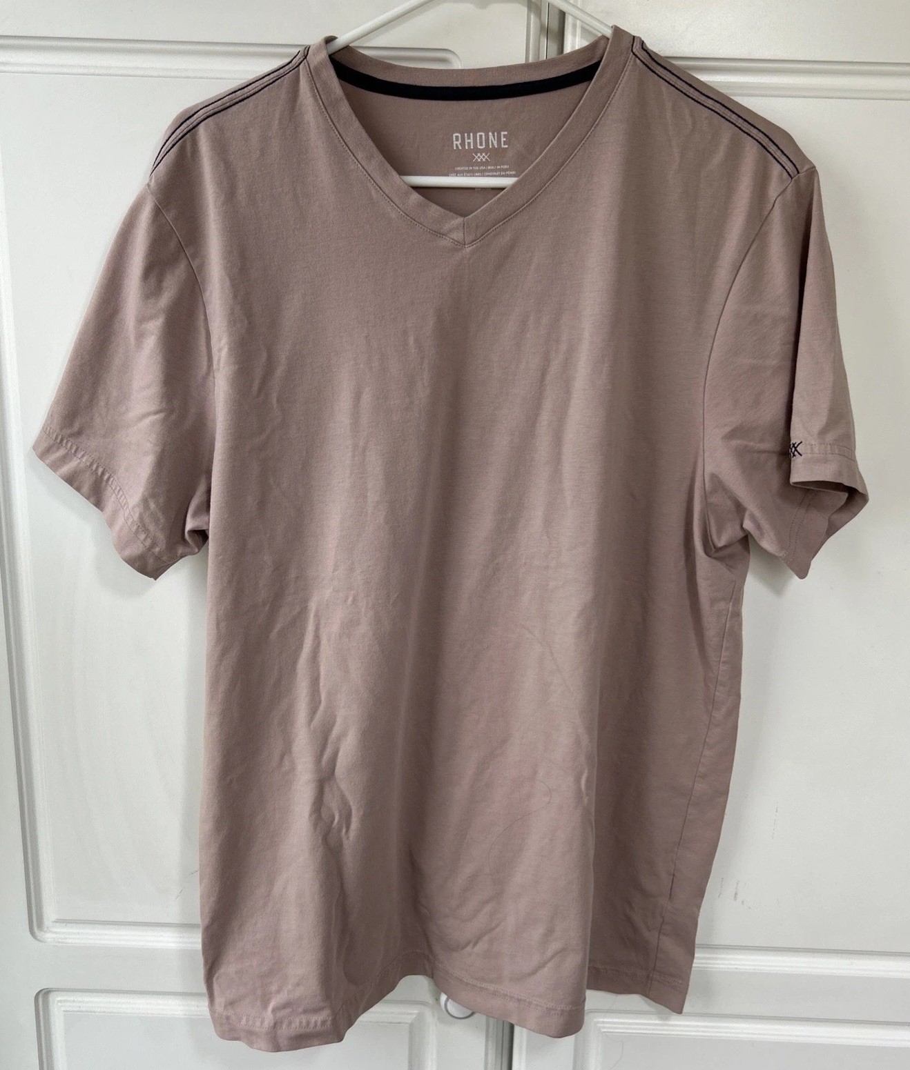 Rhone Shirt Mens Large Beige /Tan V-Neck Short Sleeve Cotton Blend Stretch