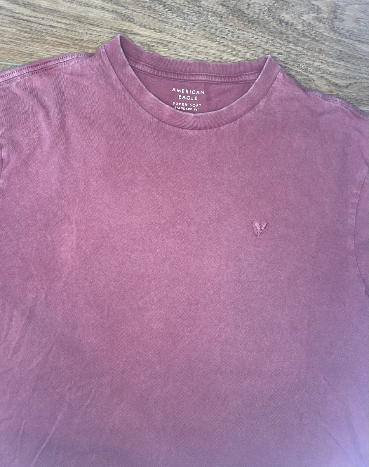 American Eagle Mens T-Shirt Super Soft Standard Fit Red Shortsleeve