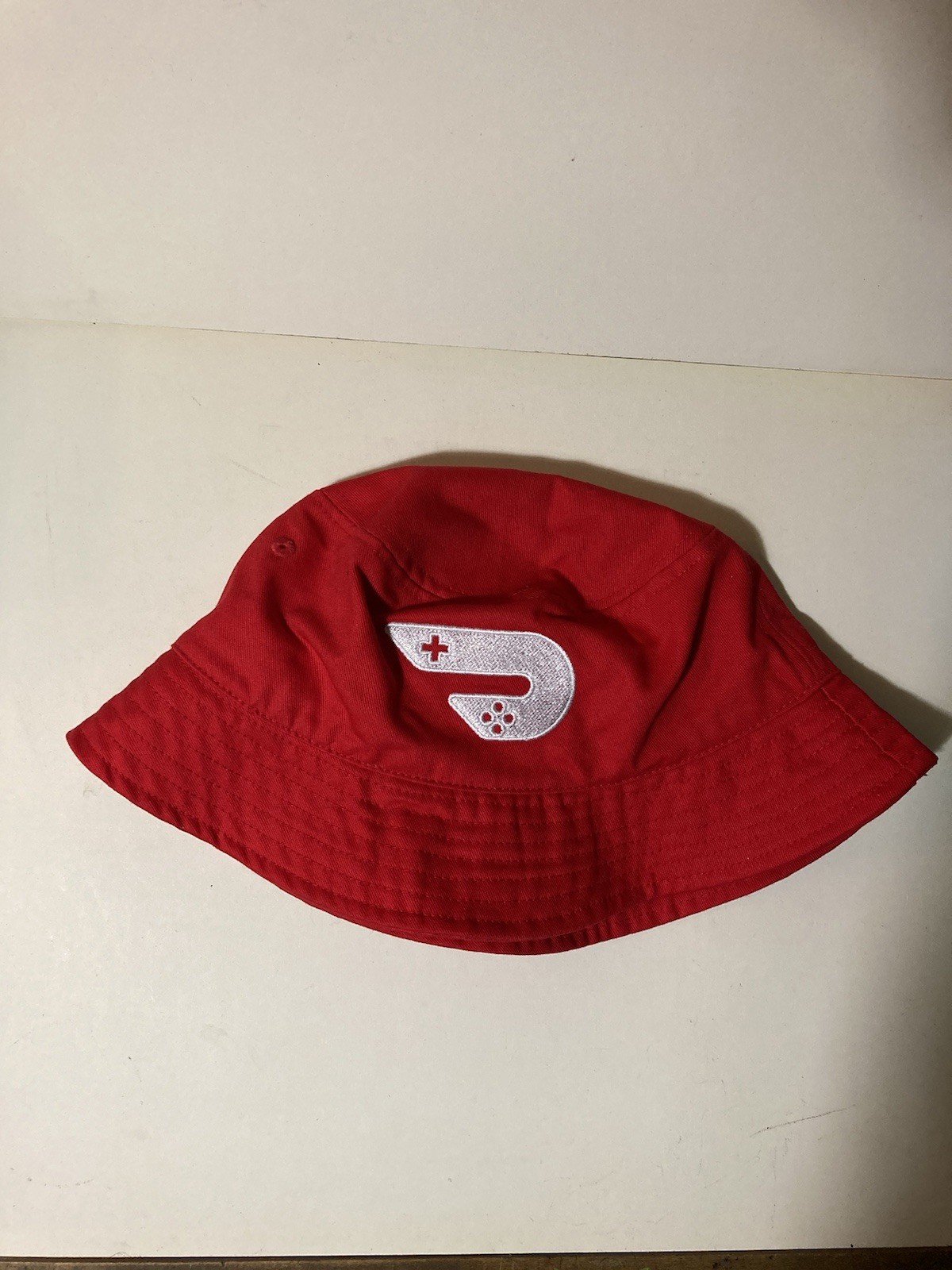 Exclusive Door Dash Brand Men’s Black XL T-Shirt w/Red Gamer Bucket Hat(NYCCC)