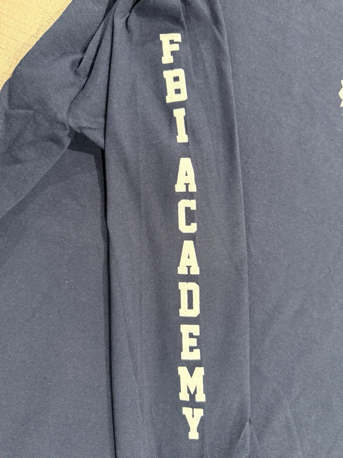 “FBI ACADEMY QUANTICO” Navy Blue Long Sleeve T-Shirt – Size M – New With Tags!