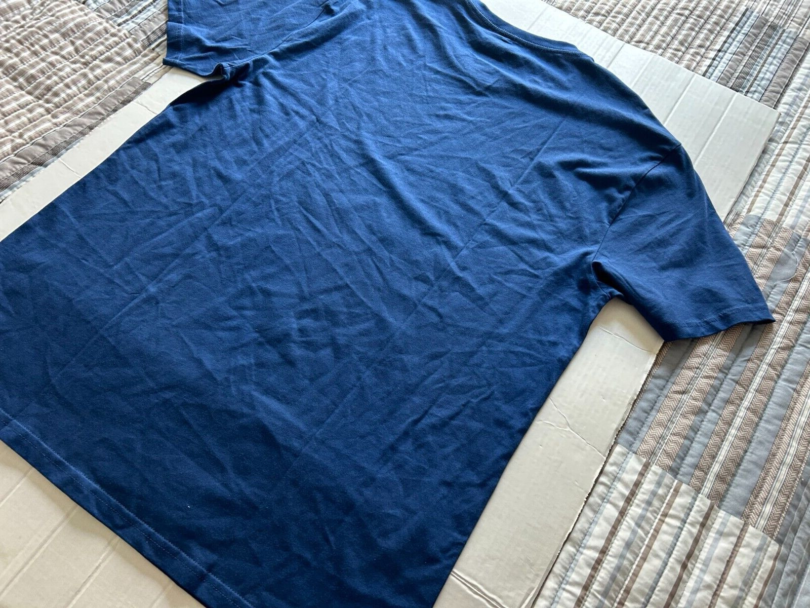 HURLEY SIZE LARGE DARK BLUE SHORT SLEEVE T-SHIRT…SEE DESCRIPTION