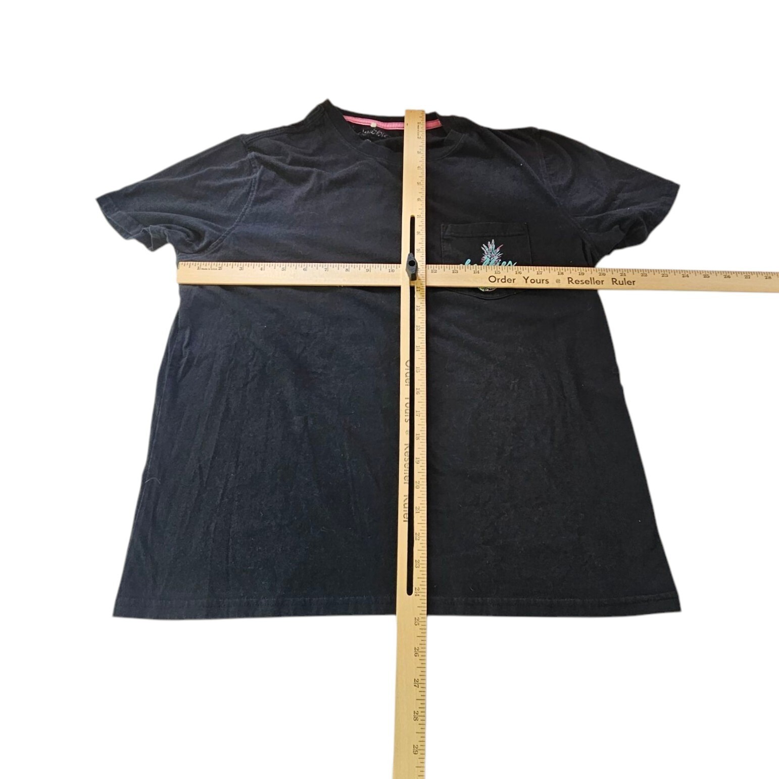 Chubbies The Weekend Has Arrived Pocket T- Shirt Size Medium Graphic Beach