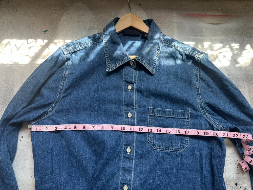 Gap Denim Shirt Unisex Medium Blue Button Up Chambray Workwear Classic Fit