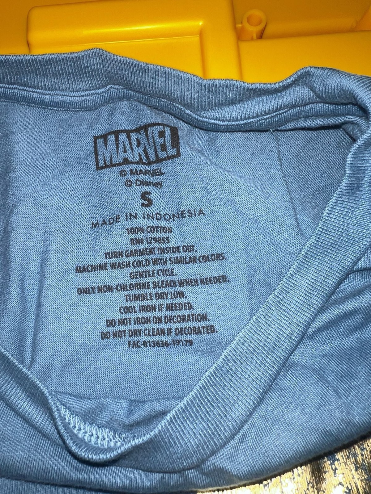Marvel Avengers Gold Foil Logo T-Shirt Blue Size Small