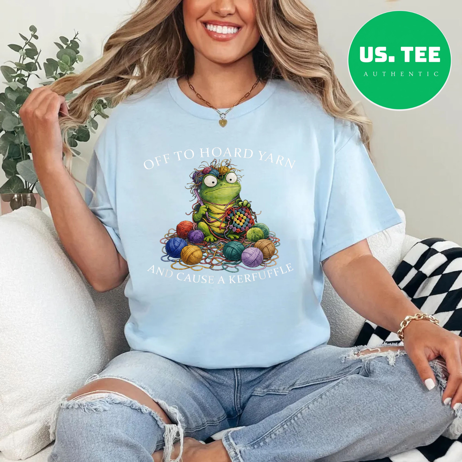 Off to Hoard Yarn Frog Knitting Crochet Knitter Yarn Lover T-Shirt