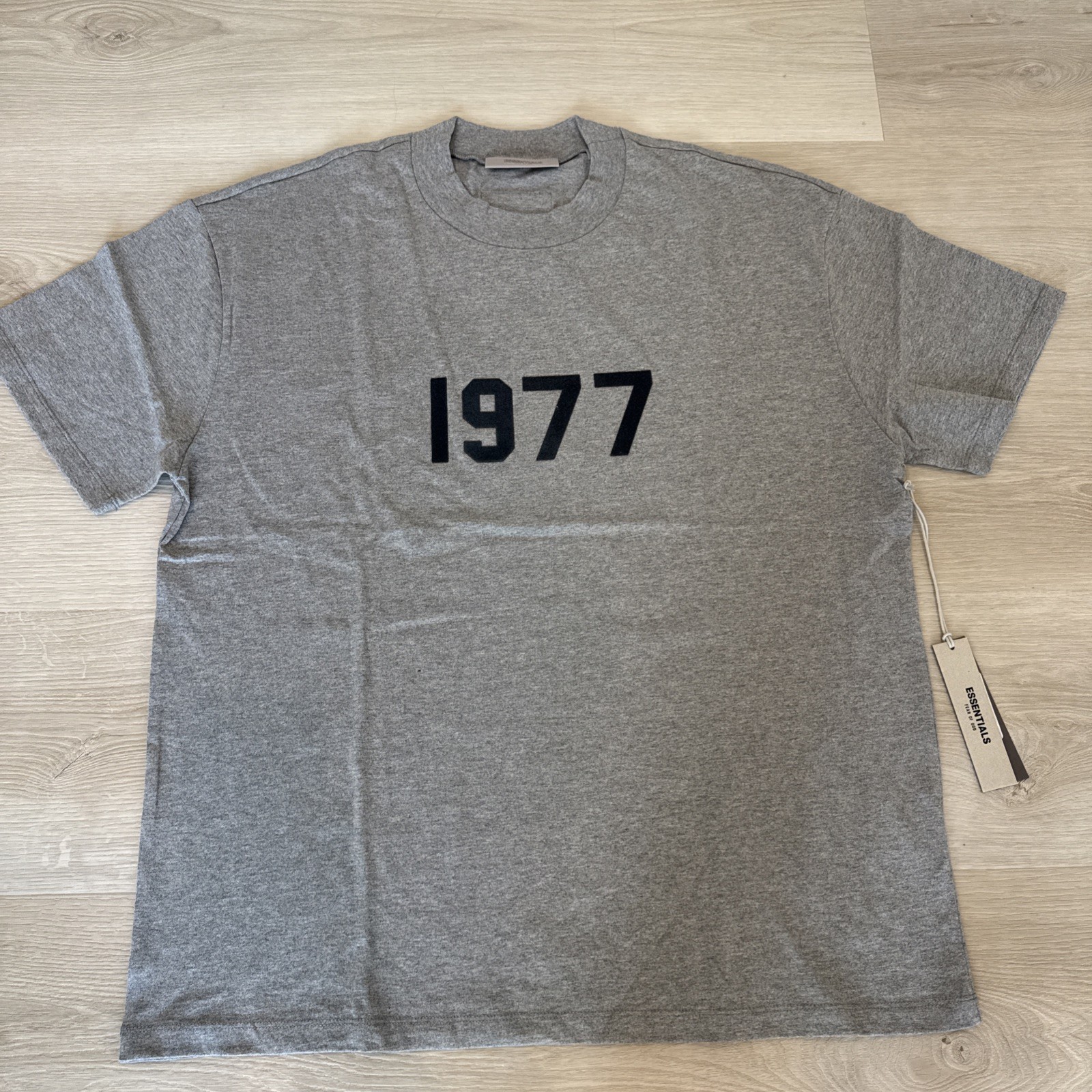 Fear of Gods Essential 1977 T-Shirt XL, Dark Oatmeal