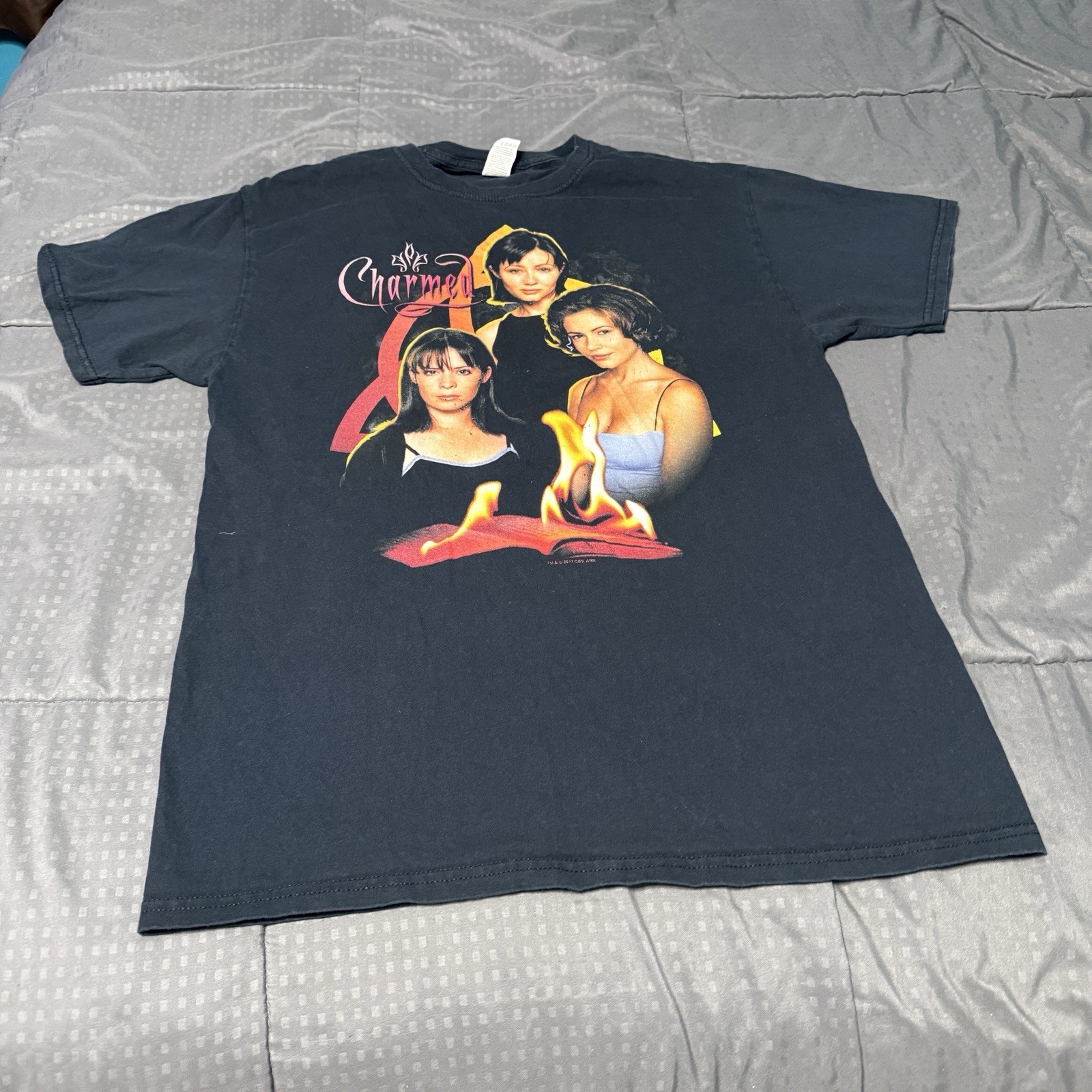Charmed T-shirt 2017 Prue Piper Phoebe FAIR READ Size Medium