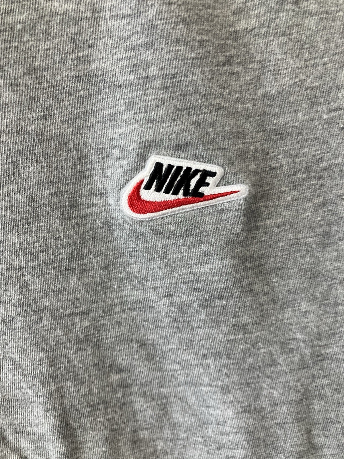 Nike Gray Tshirt Logo Patch Men’s XS Loose Fit (A07)