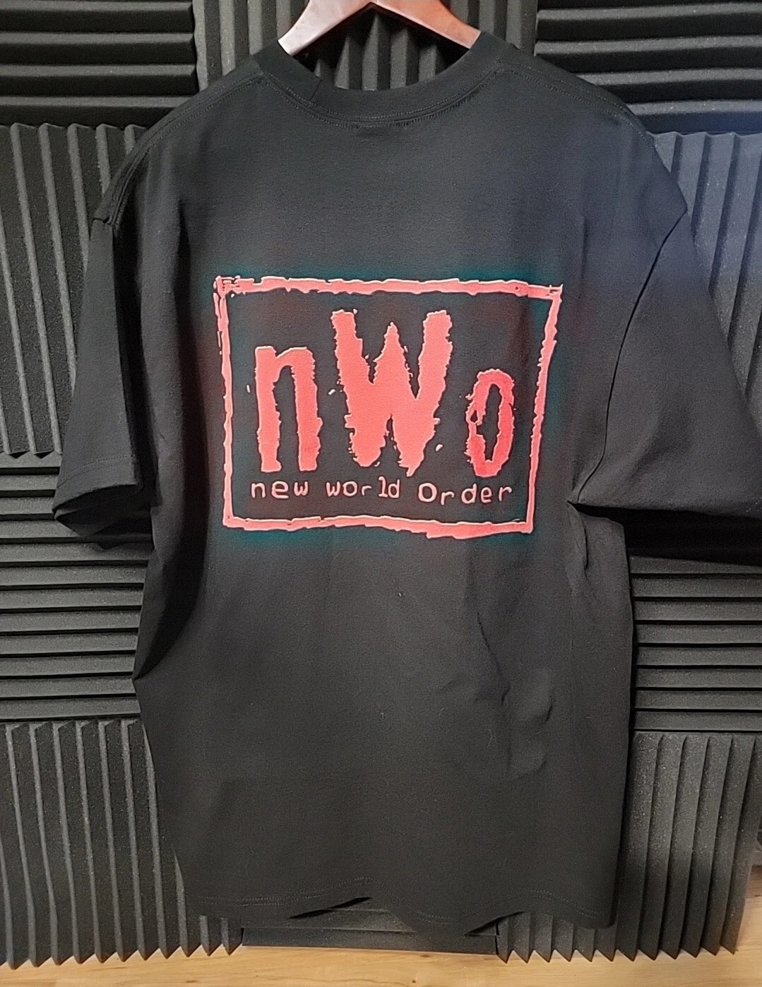 BIG FACE STING ON A SHAKA HEAVYWEIGHT GARMET SHIRT “MODERN”