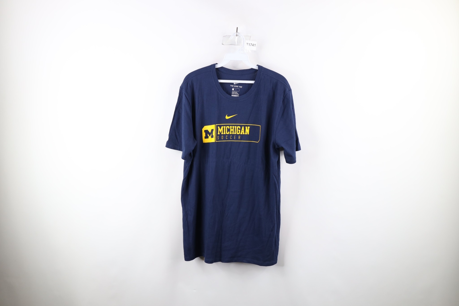 New Nike Mens Size Large Team Issued University of Michigan Soccer T-Shirt Blue