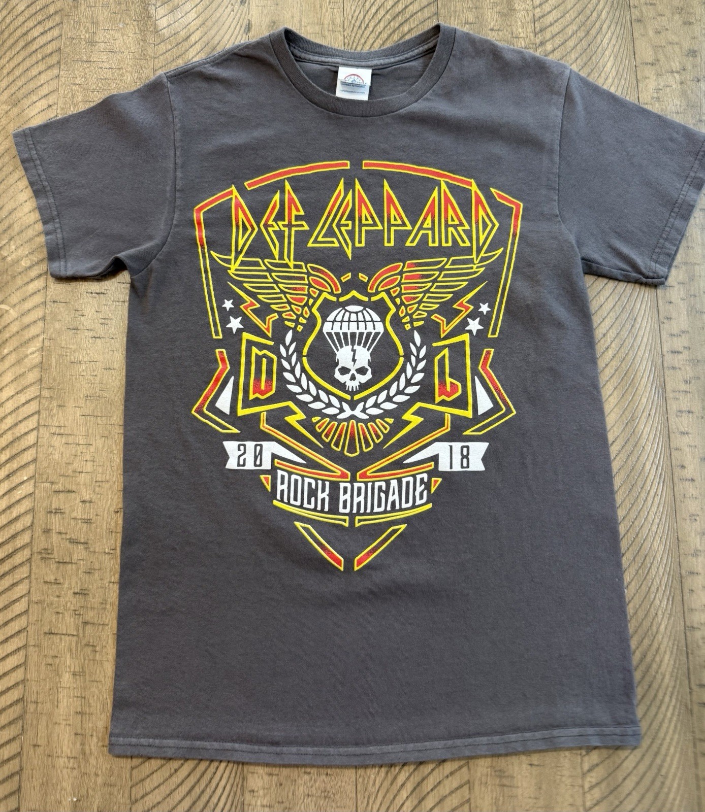 Delta Pro Weight Def Leppard Rock Brigade Tour 2018 Gray Graphic Tee S