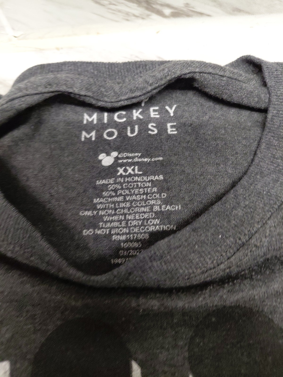 Disney Men’s Large Gray Mickey Mouse T-Shirt Short Sleeve Cotton Poly blend 2xL