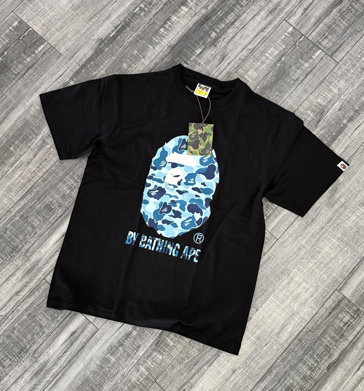 A Bathing Ape BAPE Men’s Black Ape Head Camo Graphic Tee Crewneck L