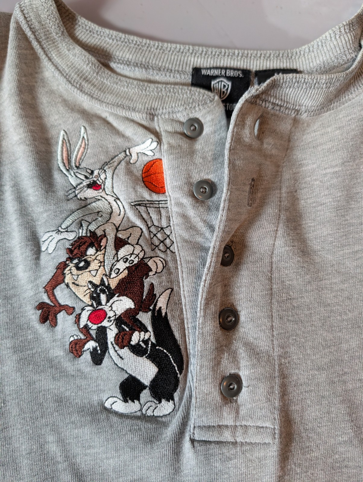 Warner Bros Studio Store Men’s Size M Gray Looney Toons Short Sleeve Henley