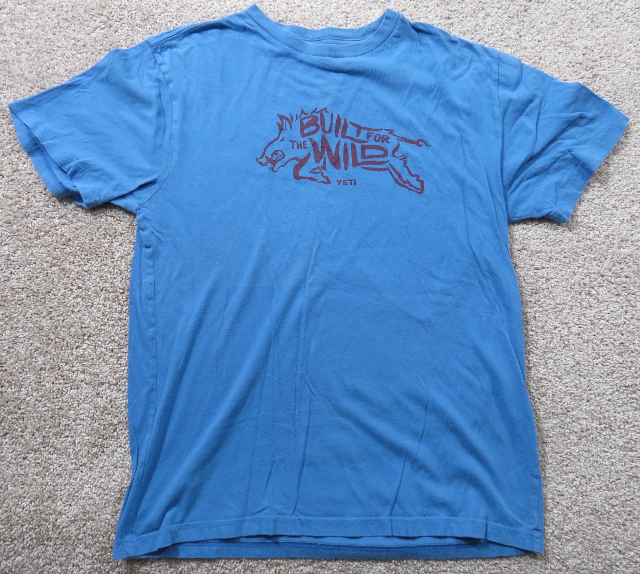 VTG Yeti Coolers Built For the Wild boar Hog Camping Razorbacks Blue T-Shirt M