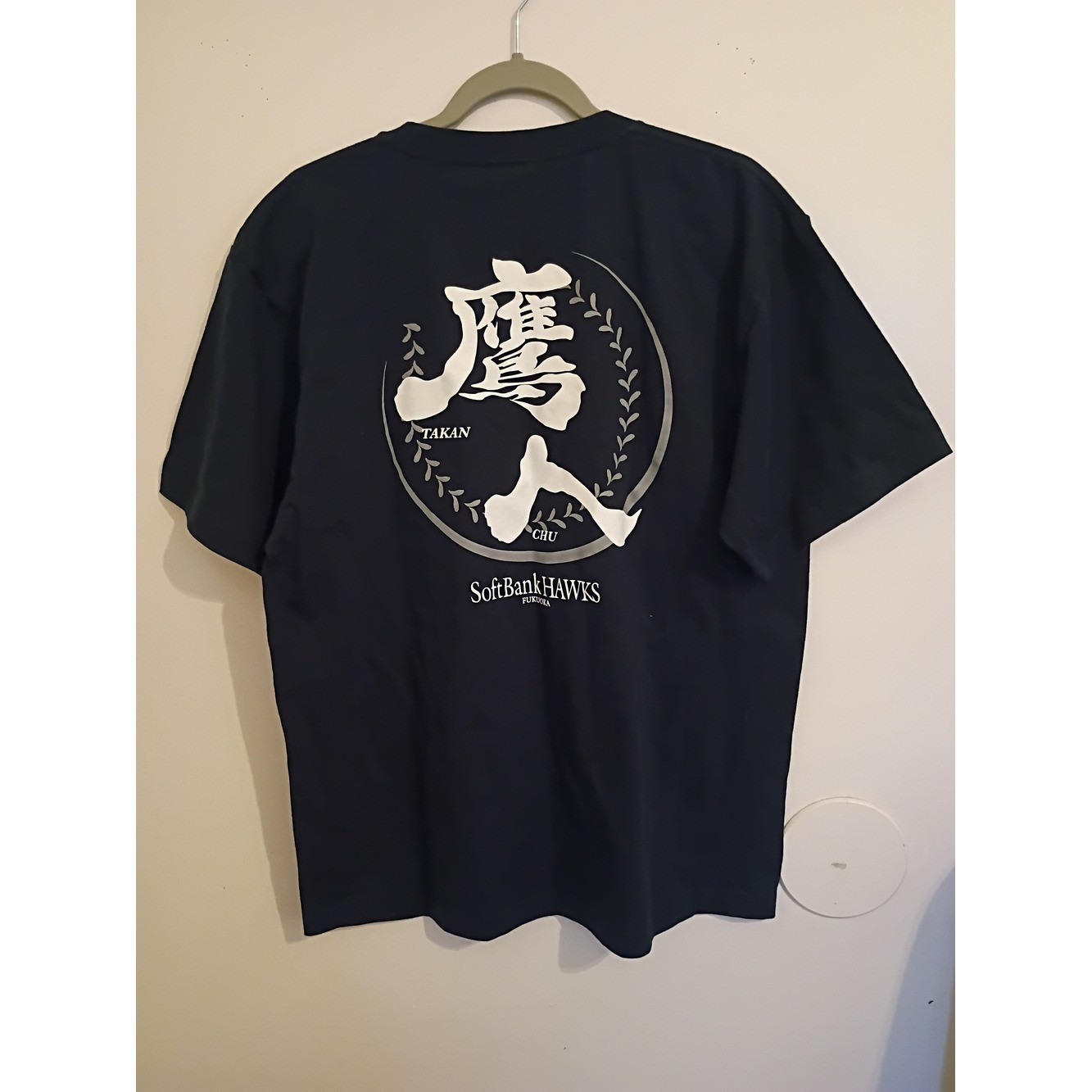 Soft Bank Hawks Fukuoka Men’s Short Sleeve Tee with White Chest Emblem Sz XL