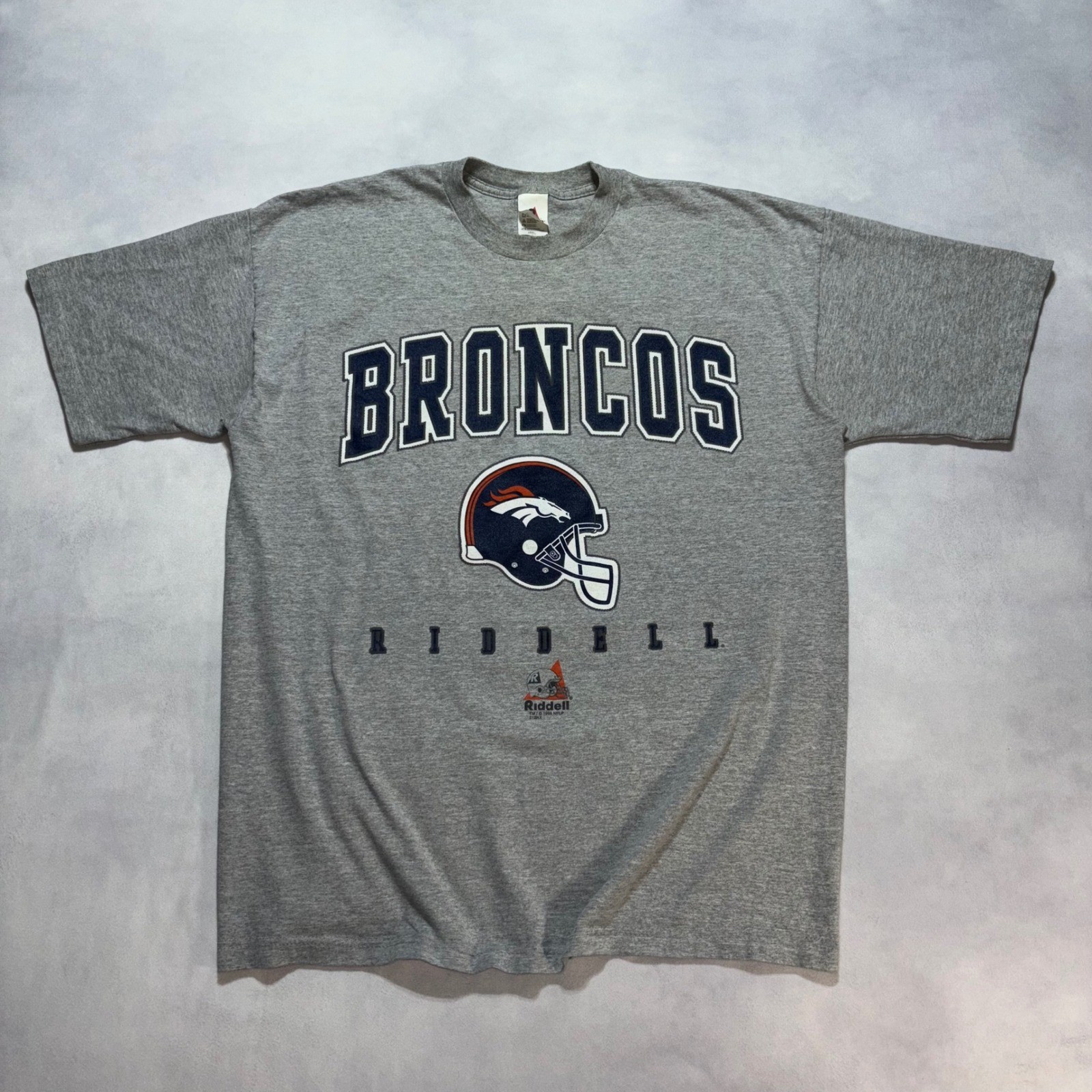 Vintage 90s Denver Broncos T-Shirt Men’s L Gray Riddell NFL Football Made in USA