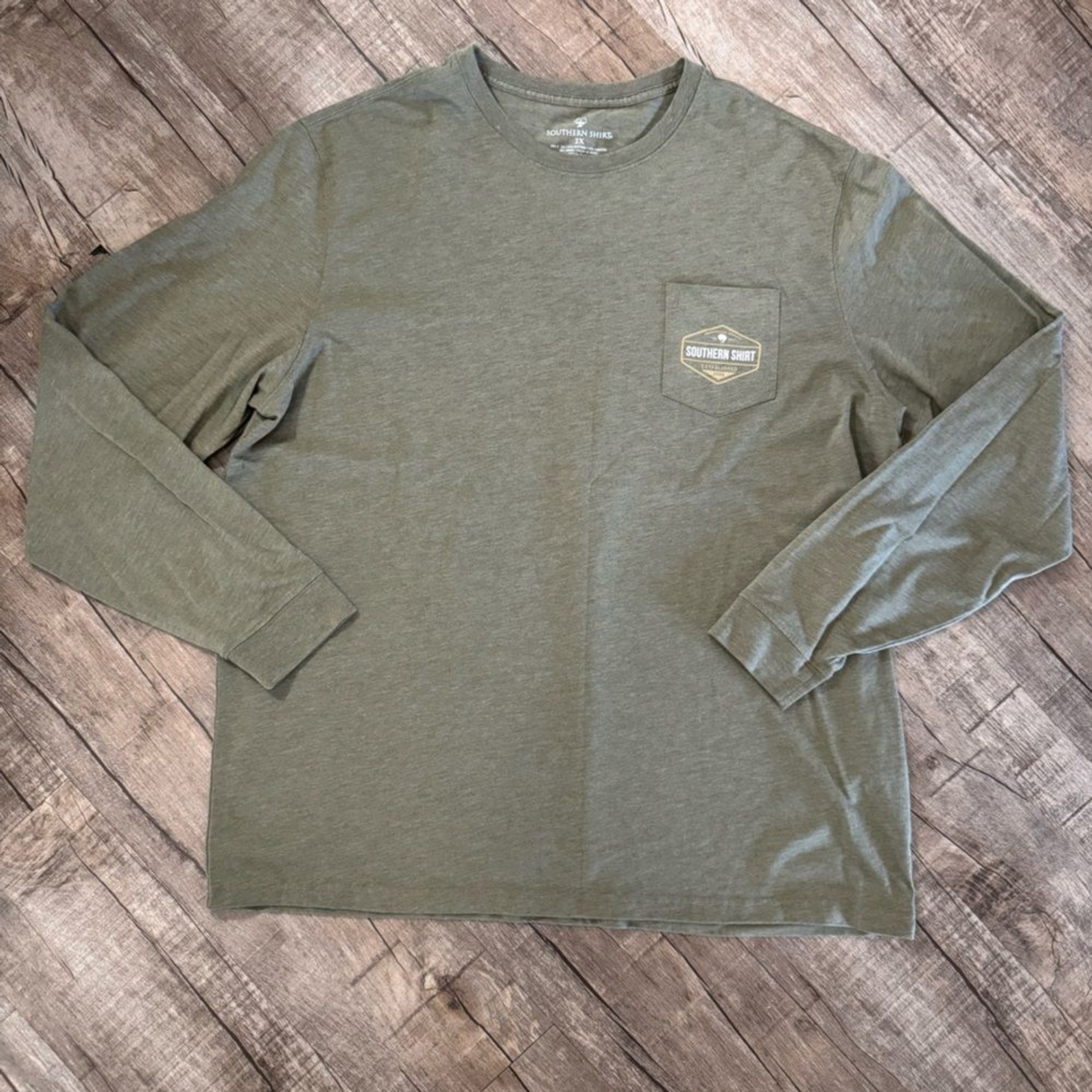 NWOT Men’s Southern Shirt Brand Olive Green Long Sleeve Shirt