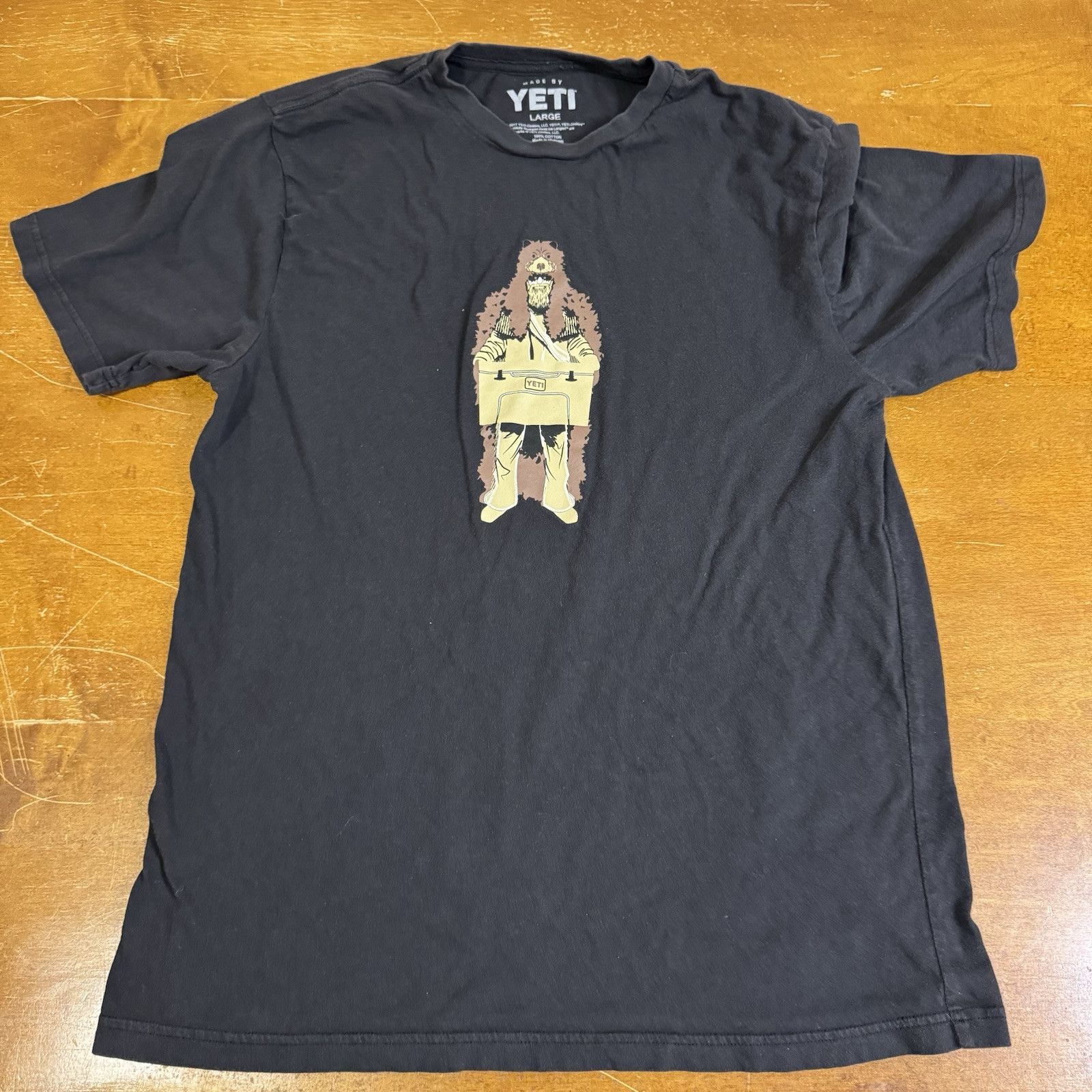 Yeti Shirt Mens Large Black Sleeve Crewneck Graphic Bear Man Cooler