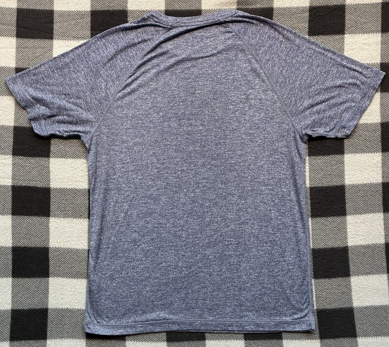 Rhone Reign Performance Shirt Mens Medium Short Sleeve Workout Training Gym