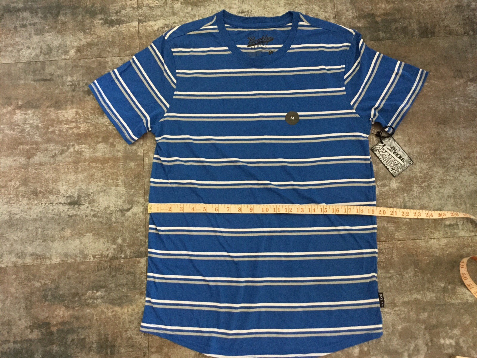 Men’s New T-Shirt Brooklyn Cloth M Blue Stripe Cotton Blend Crew Scoop Hem NWTs