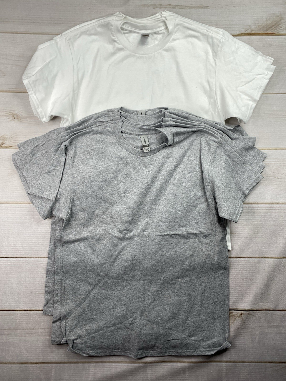 Gildan T-Shirts Sz M 12-Pack DryBlend 50/50 cotton/polyester 6 Gray 6 White New
