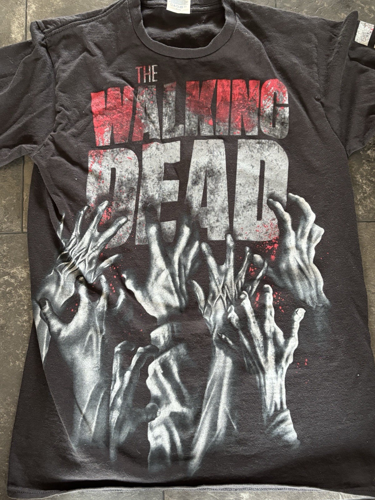 Walking Dead Long Sleeve Graphic Tshirt Men’s Small “infected” AMC