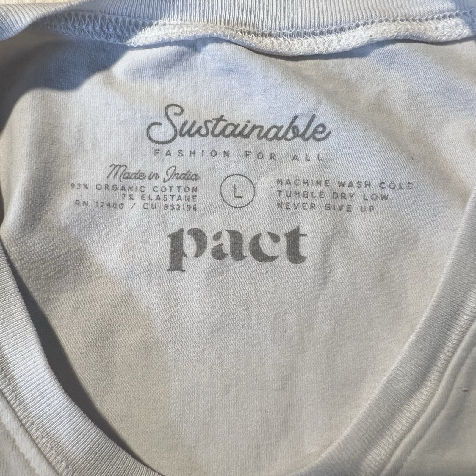 PACT Organic Cotton White V-Neck T-Shirt Large SS Sustainable Comfort Basic