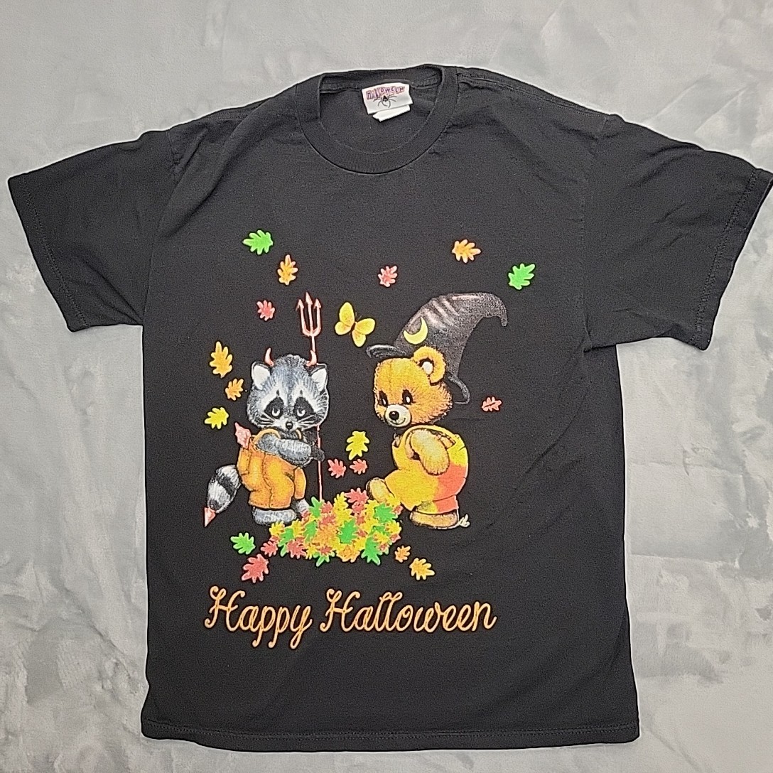 VTG Halloween Shirt Womens M Black Bear Raccoon Fall Leaves Cute Made In USA