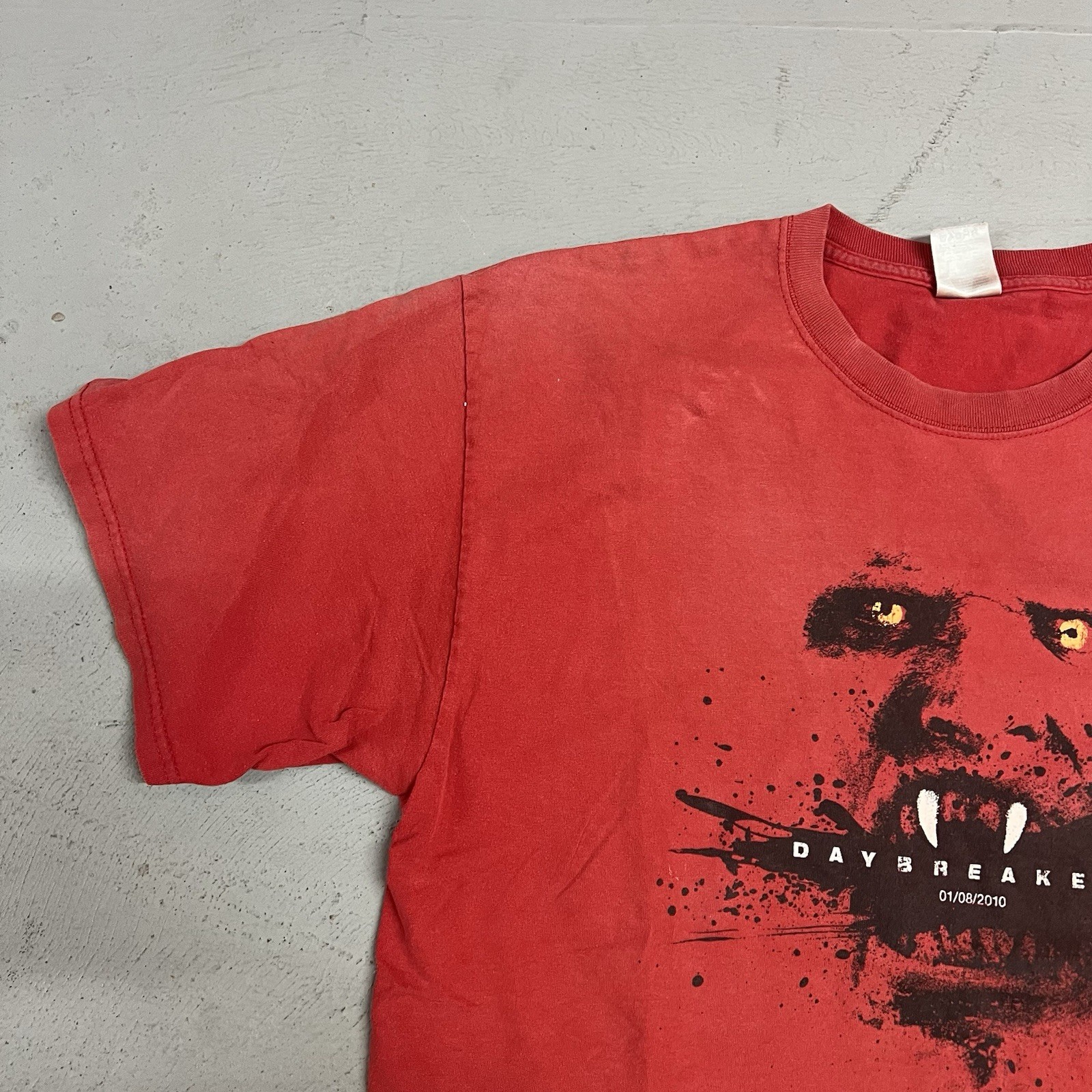 Vintage Daybreakers Movie Promo T-shirt XL Vampires Horror Sci- Fi Monster Y2K