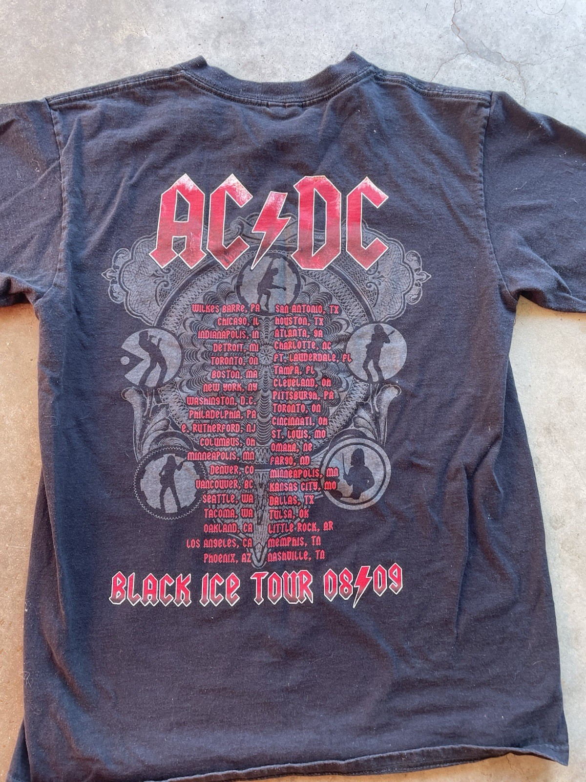 2000s AC/DC black 08 09 black ice tour band teeSize M