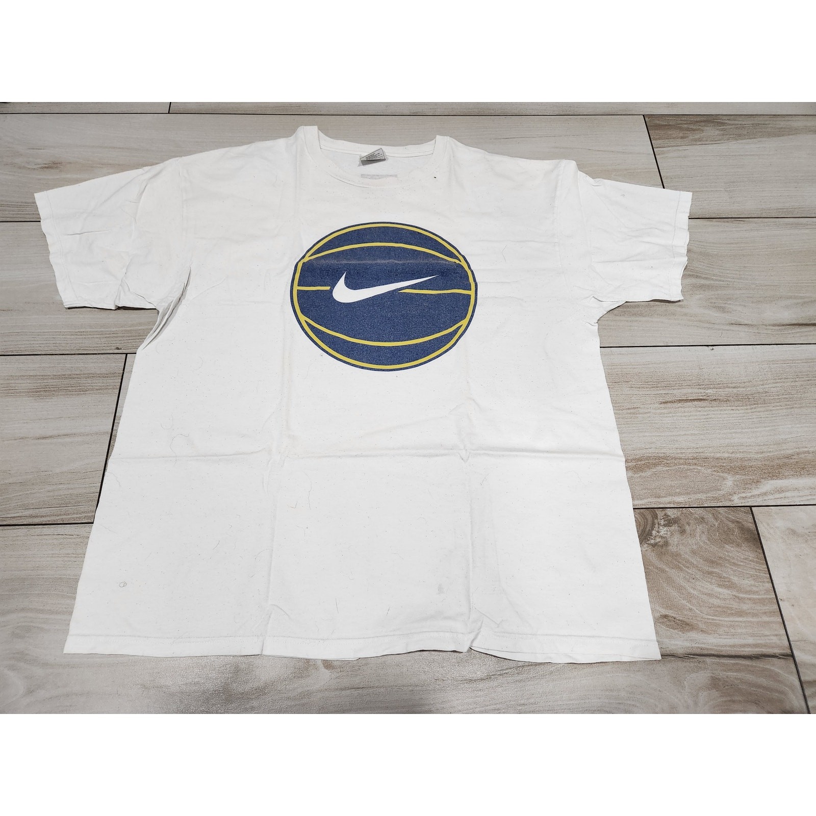 Vtg Nike Basketball Men’s XL White T-Shirt Street Wear team sports classic logo