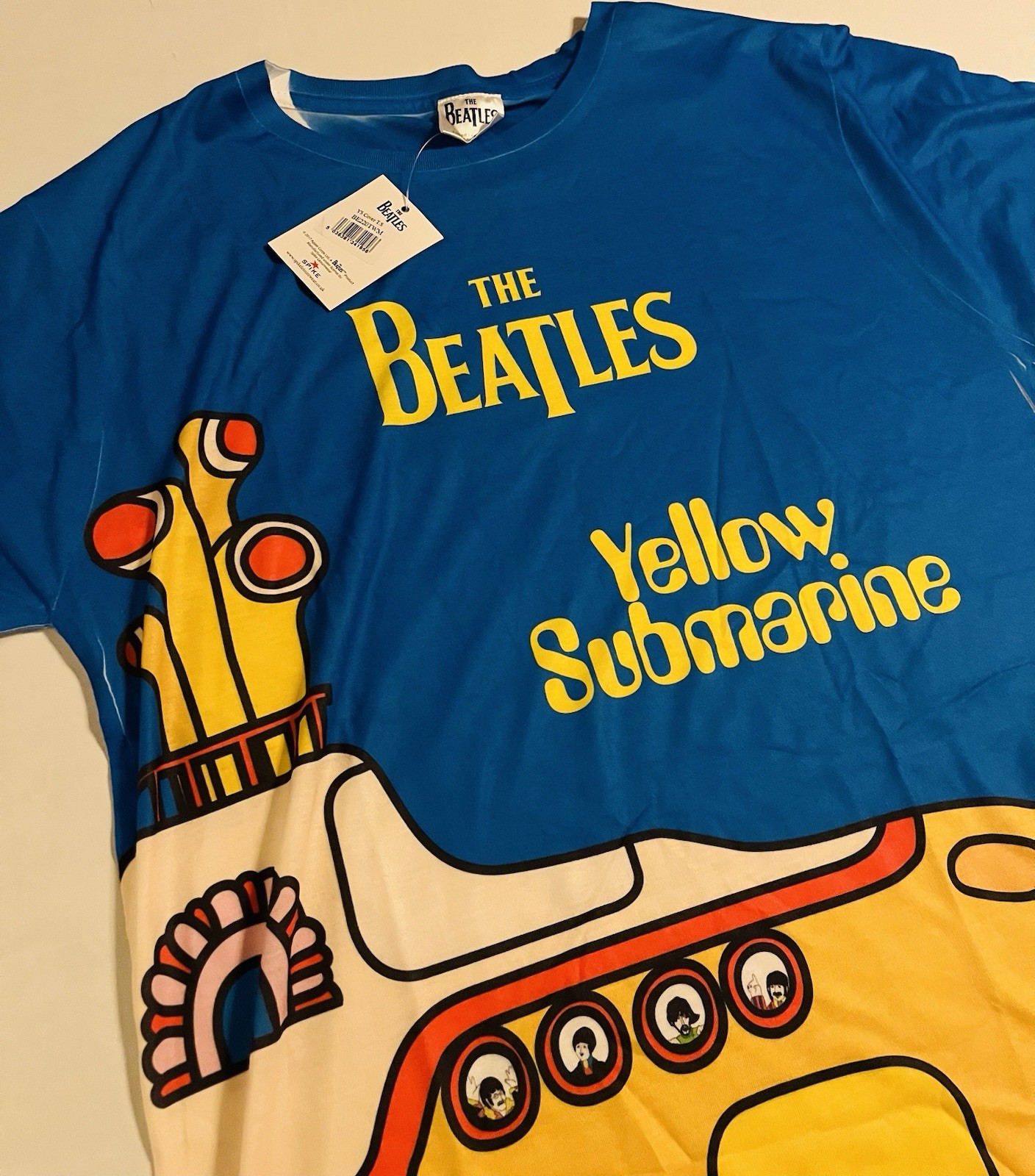 NWT Beatles Yellow Submarine Polyester T-Shirt MEDIUM Music Rock Band Album NEW