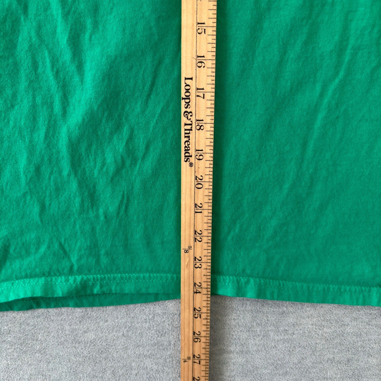 Proper No Twelve Irish Whiskey Green Graphic T-Shirt Men Medium Gildan Softstyle