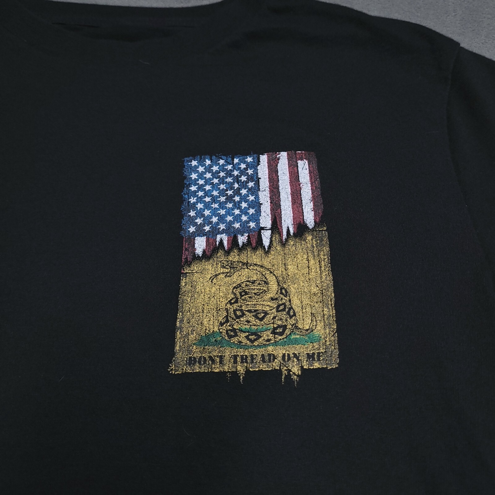 Howitzer Patriot Dont Tread On Me Medium Shirt American USA Flag Snake Chud Wear