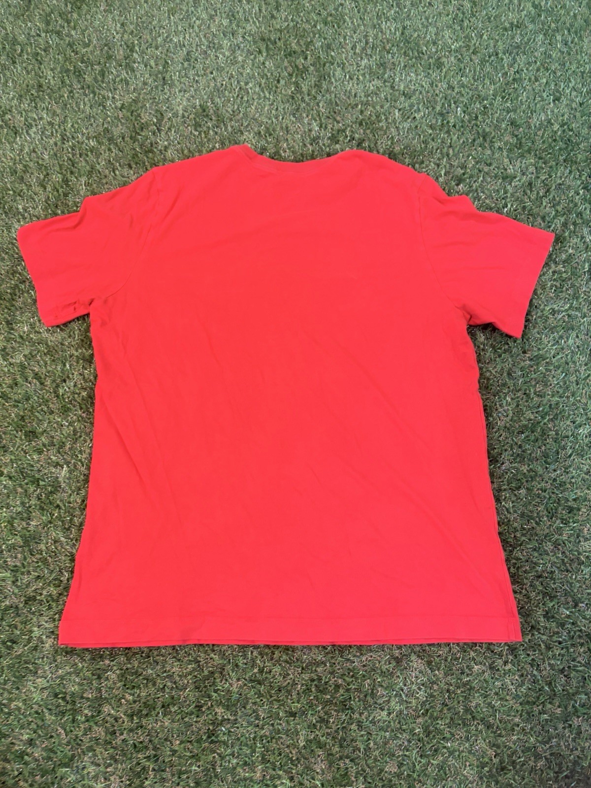 Nike Men’s Red T-Shirt Size L