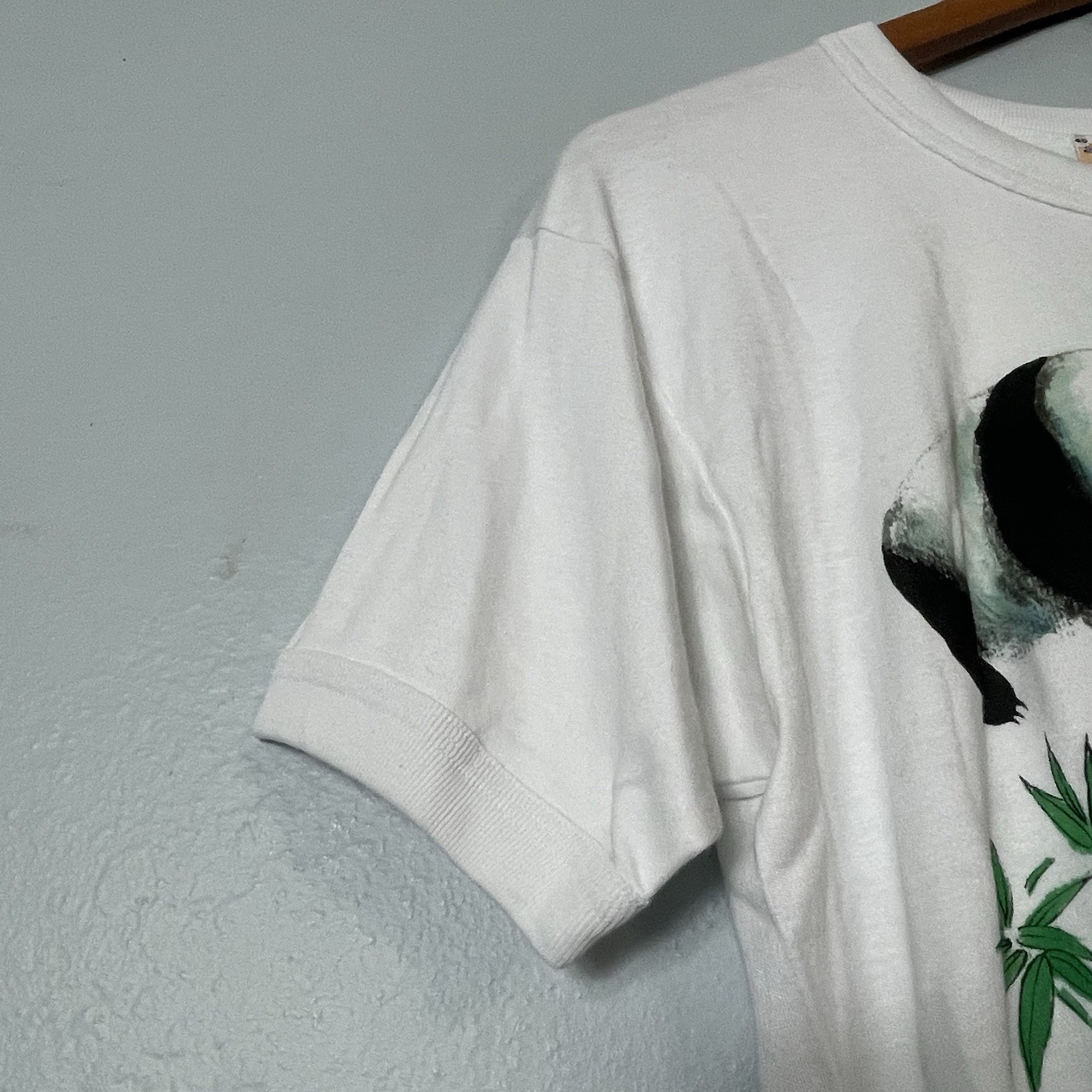 Vintage Golden Wheel Pandas Bamboo China Chinese Ringer T-Shirt Medium