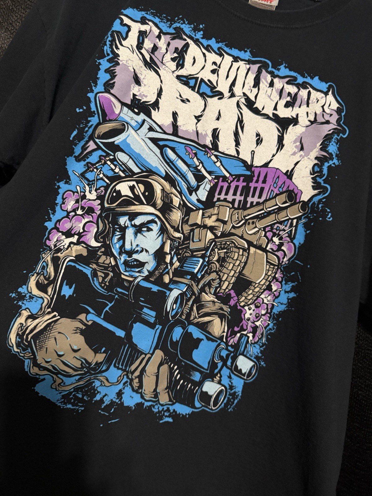 Vintage The Devil Wears Prada War Tshirt Rare Size XL 23×27.5