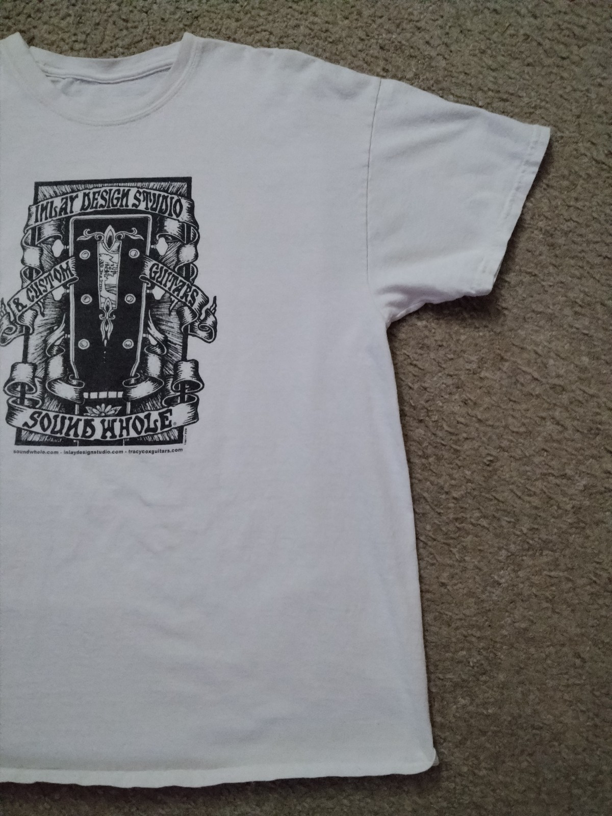 Sound Whole Inlay Design Studio & Custom Guitars Short Sleeve T- Shirt Size L