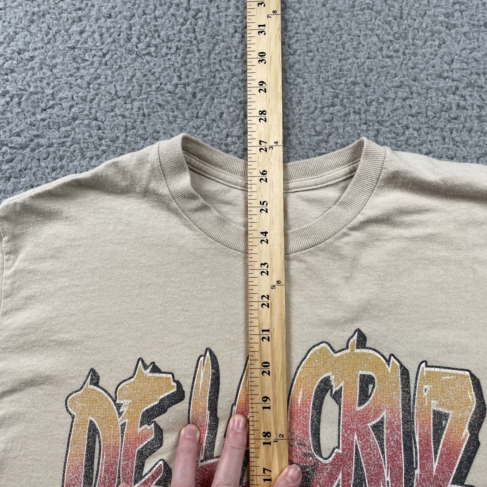 Elly Lacruz Mens T-shirt Cincinnati Reds Medium Beige Baseball 100% Cotton